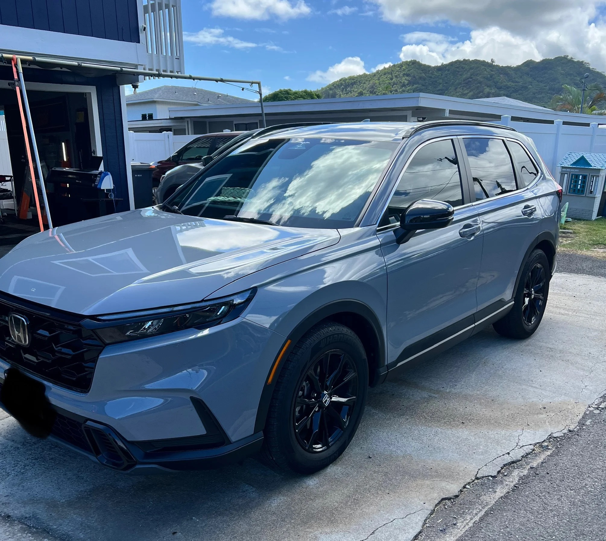 suv window tinting by an automotive window tinting specialists in Kaneohe, HI